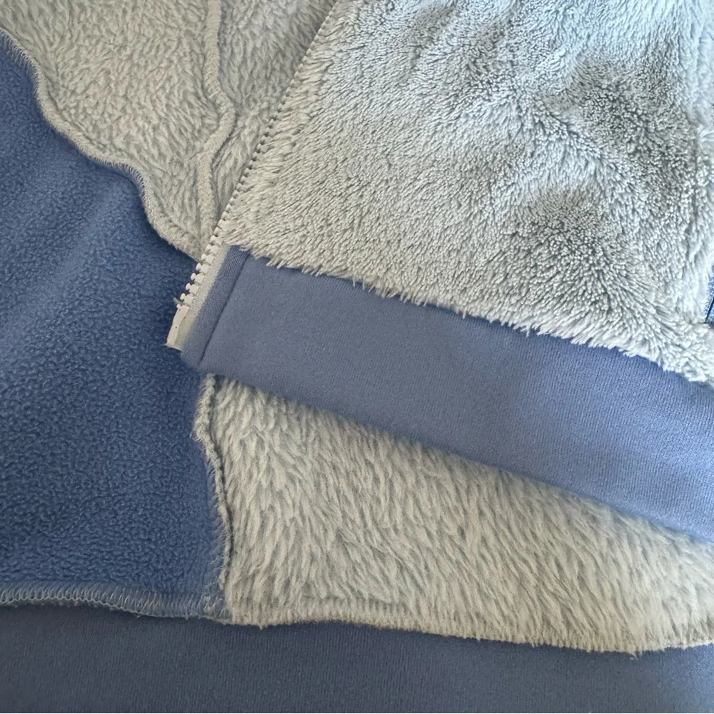 Mountain Hardwear Light Blue Fluffy Jacket, S - Picture 10 of 16